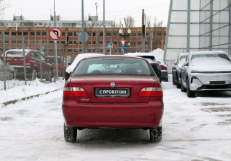 Подержанный автомобиль Fiat Albea 2007 года (6 фото)