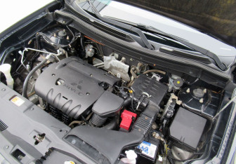 Подержанный автомобиль Mitsubishi Outlander 2012 года (21 фото)