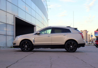 Подержанный автомобиль Cadillac SRX 2012 года (8 фото)