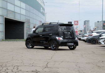 Подержанный автомобиль Toyota bB Compactvan 2011 года (7 фото)
