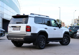 Подержанный автомобиль Toyota Land Cruiser Prado 2024 года (5 фото)