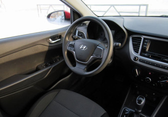 Подержанный автомобиль Hyundai Solaris Sedan 2021 года (13 фото)