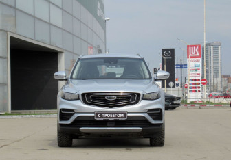 Подержанный автомобиль Geely Atlas Pro 2022 года (2 фото)