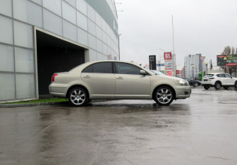 Подержанный автомобиль Toyota Avensis Sedan 2008 года (4 фото)