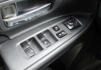 Подержанный автомобиль Mitsubishi Outlander 2012 года (14 фото)