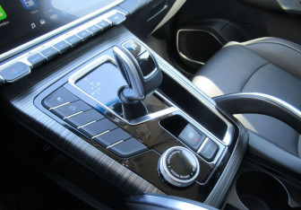 Подержанный автомобиль Geely Atlas Pro 2024 года (16 фото)