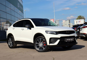Подержанный автомобиль Geely Tugella 2021 года (3 фото)