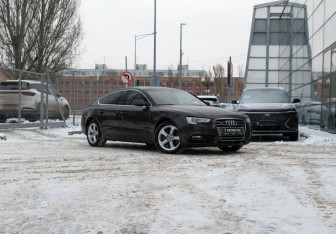 Подержанный автомобиль Audi A5 Liftback 2011 года (3 фото)