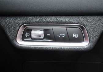 Подержанный автомобиль Geely Coolray 2023 года (12 фото)