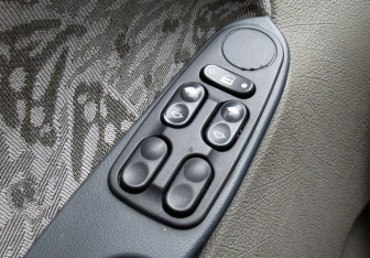 Подержанный автомобиль LADA (ВАЗ) Kalina Sedan 2005 года (14 фото)