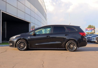 Подержанный автомобиль Kia Ceed Wagon 2014 года (8 фото)
