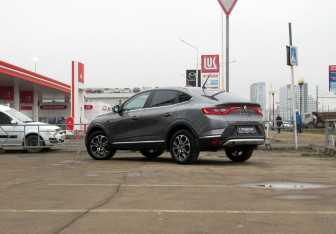 Подержанный автомобиль Renault Arkana 2019 года (7 фото)