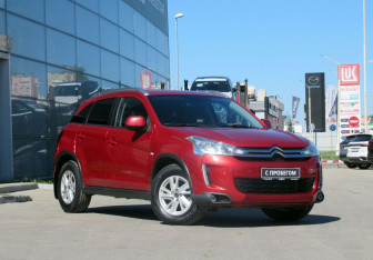 Подержанный автомобиль Citroen C4 Aircross 2012 года (3 фото)