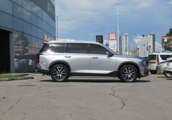 Подержанный автомобиль GAC GS8 2024 года (27 фото)