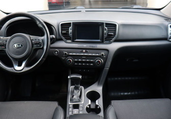 Подержанный автомобиль Kia Sportage 2016 года (14 фото)