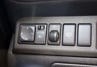 Подержанный автомобиль Nissan Note 2013 года (13 фото)