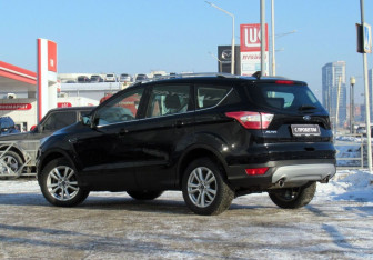 Подержанный автомобиль Ford Kuga 2018 года (7 фото)