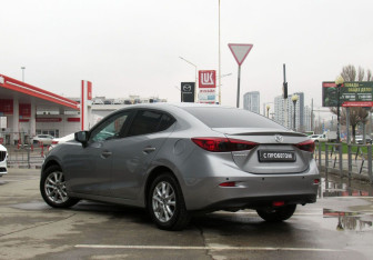 Подержанный автомобиль Mazda 3 Sedan 2013 года (7 фото)