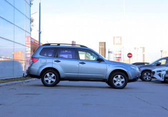 Подержанный автомобиль Subaru Forester Suv 2011 года (4 фото)