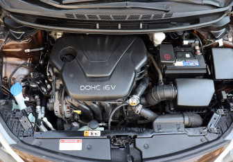 Подержанный автомобиль Kia Cerato Sedan 2015 года (9 фото)