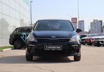 Подержанный автомобиль Kia Rio Sedan 2017 года (2 фото)