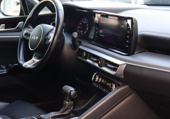 Подержанный автомобиль Kia K5 2021 года (21 фото)