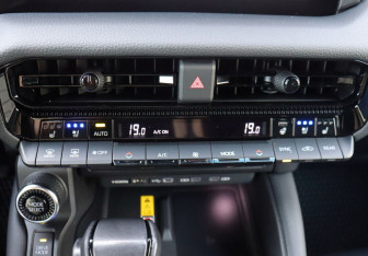 Подержанный автомобиль Toyota Land Cruiser Prado 2024 года (18 фото)