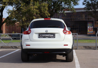 Подержанный автомобиль Nissan Juke 2013 года (6 фото)