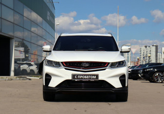 Подержанный автомобиль Geely Coolray 2023 года (2 фото)
