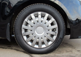 Подержанный автомобиль Kia Rio Sedan 2016 года (9 фото)