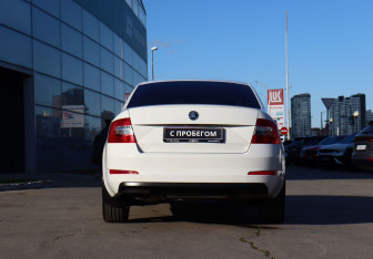 Подержанный автомобиль Skoda Octavia Liftback 2013 года (6 фото)