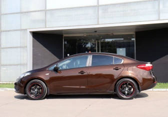 Подержанный автомобиль Kia Cerato Sedan 2015 года (8 фото)