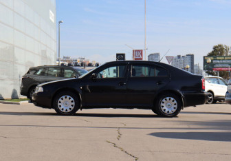 Подержанный автомобиль Skoda Octavia Liftback 2007 года (8 фото)