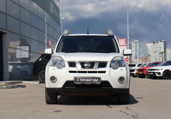 Подержанный автомобиль Nissan X-Trail 2012 года (2 фото)