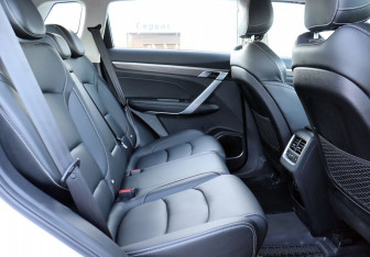 Подержанный автомобиль Geely Atlas Pro 2023 года (12 фото)