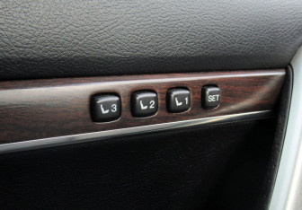 Подержанный автомобиль Toyota Land Cruiser Suv 2020 года (18 фото)