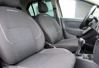 Подержанный автомобиль Renault Logan Sedan 2019 года (10 фото)