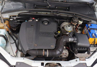 Подержанный автомобиль Chevrolet Niva 2013 года (17 фото)