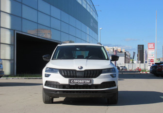 Подержанный автомобиль Skoda Karoq 2020 года (2 фото)