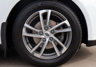 Подержанный автомобиль Ford Focus Hatchback 2012 года (9 фото)