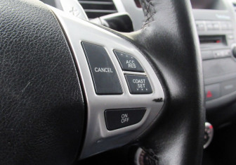 Подержанный автомобиль Mitsubishi Outlander 2008 года (16 фото)