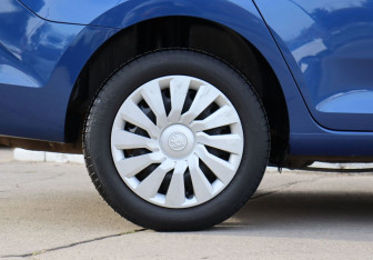 Подержанный автомобиль Skoda Rapid Liftback 2021 года (9 фото)