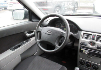 Подержанный автомобиль LADA (ВАЗ) Priora Hatchback 2011 года (12 фото)