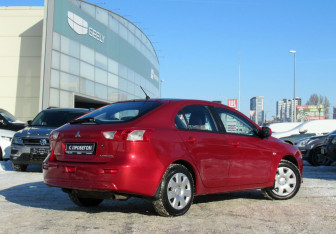 Подержанный автомобиль Mitsubishi Lancer Hatchback 2008 года (5 фото)
