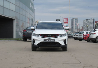 Подержанный автомобиль Geely Coolray 2023 года (2 фото)