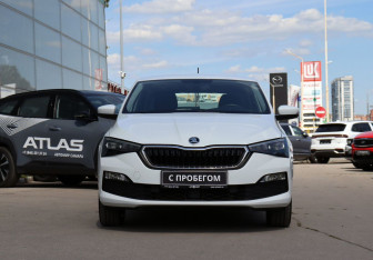 Подержанный автомобиль Skoda Rapid Liftback 2020 года (2 фото)