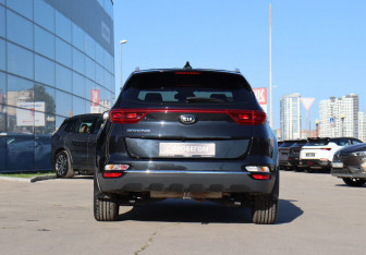 Подержанный автомобиль Kia Sportage 2018 года (6 фото)
