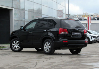 Подержанный автомобиль Kia Sorento 2012 года (7 фото)