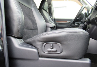 Подержанный автомобиль Mitsubishi Pajero 2008 года (25 фото)