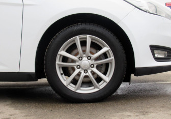 Подержанный автомобиль Ford Focus Wagon 2017 года (9 фото)